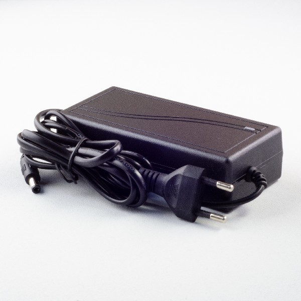 Адаптер AC 220В/DC 12В IP20   36Вт Пластик 110х48х32мм REDIGLE (20)